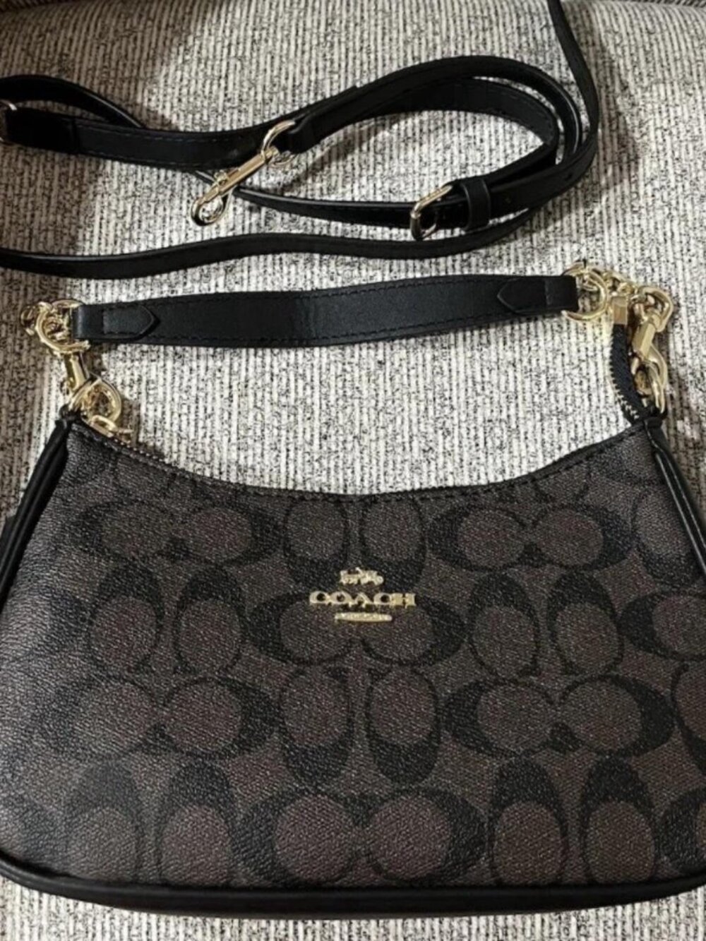 COACH Teri Shoulder Bag - Picture 2 of 3